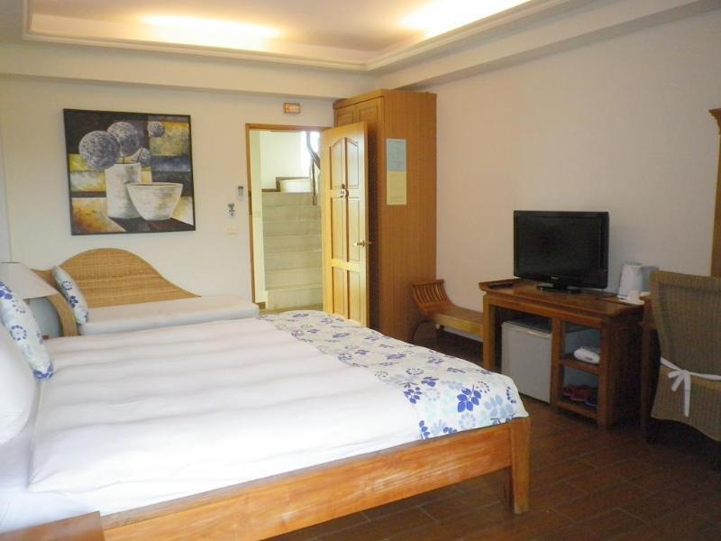 Mamalulu Hostel Кендин Екстериор снимка